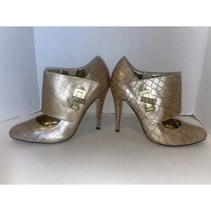 Dereon Gold Croc Embossed Print Stilettos With Brand Latch Closures. Size 9